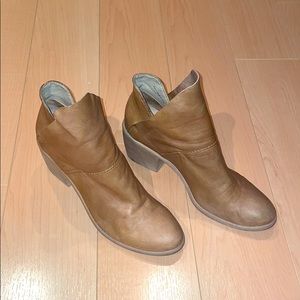 Dolce Vita, dark beige genuine leather booties
